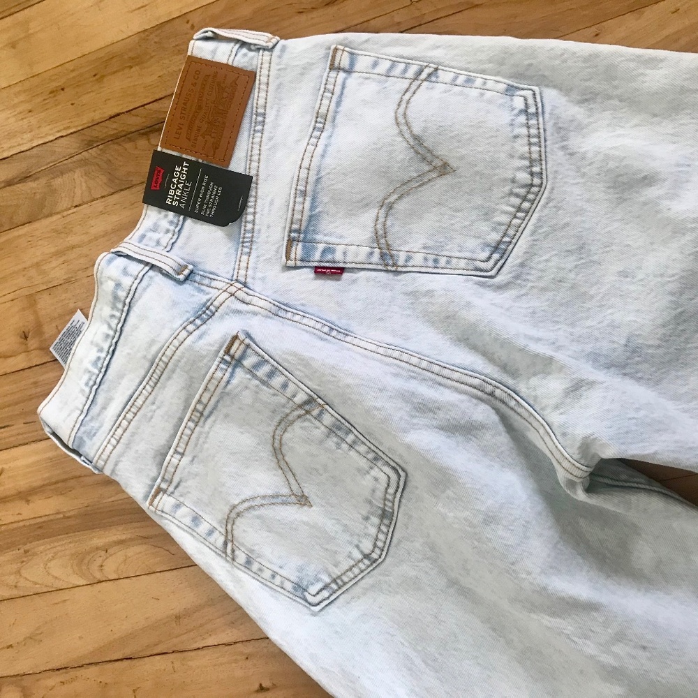 Levi's Ribcage Straight Ankle Jeanse size 28